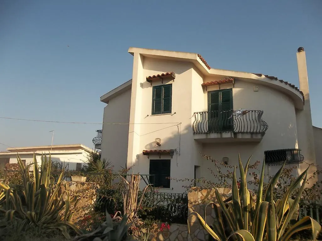 Casa Vacanze 2 Pini Villa Licata