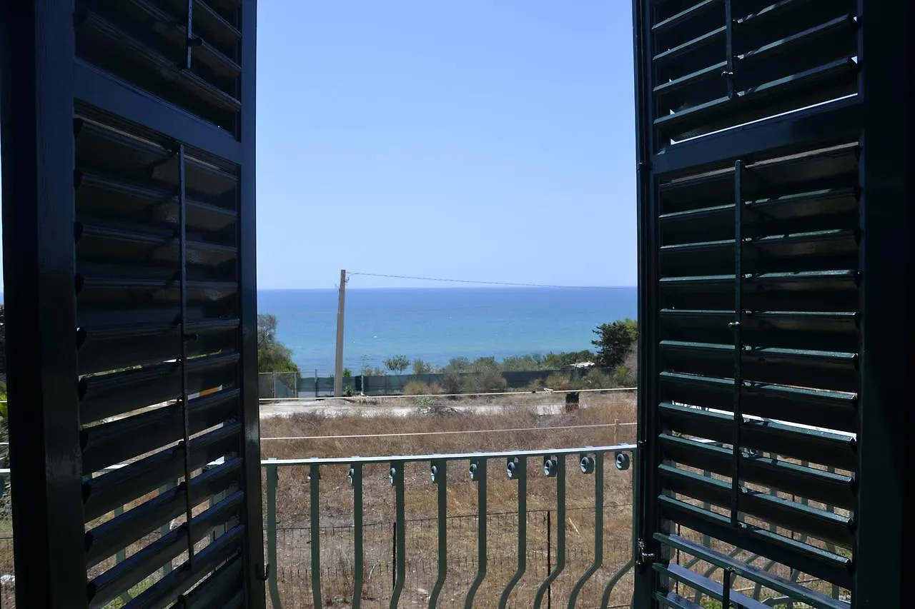 Casa Vacanze 2 Pini Villa Licata Vakantiehuis